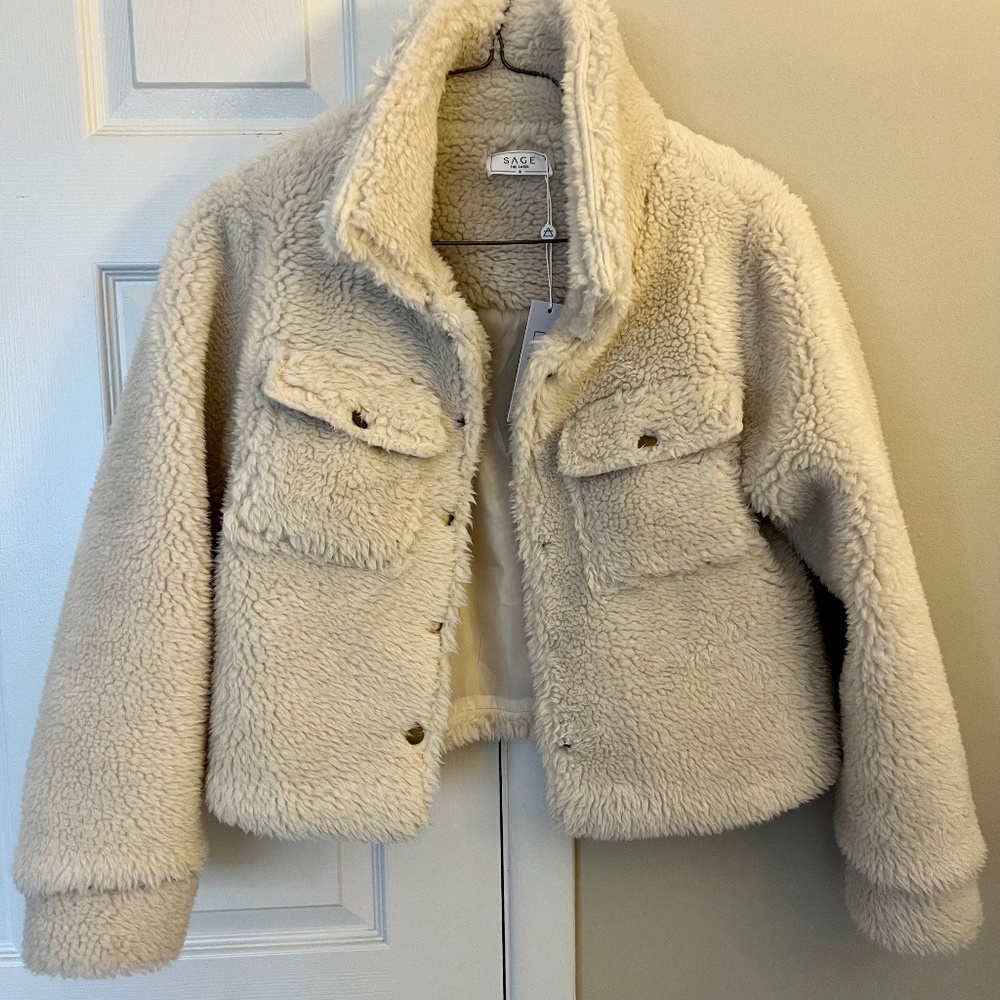 NWT: Thick, cozy fleece teddy jacket, size small